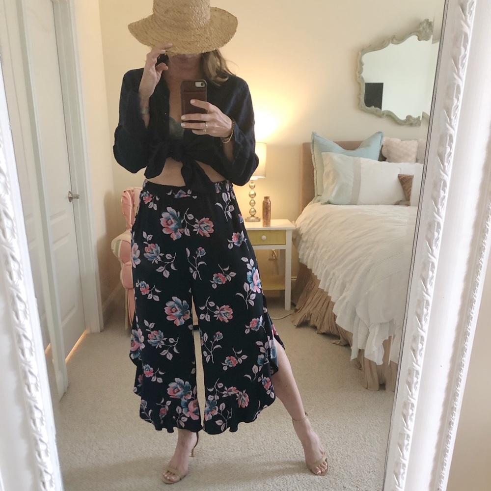 Capri palazzo ruffled pants